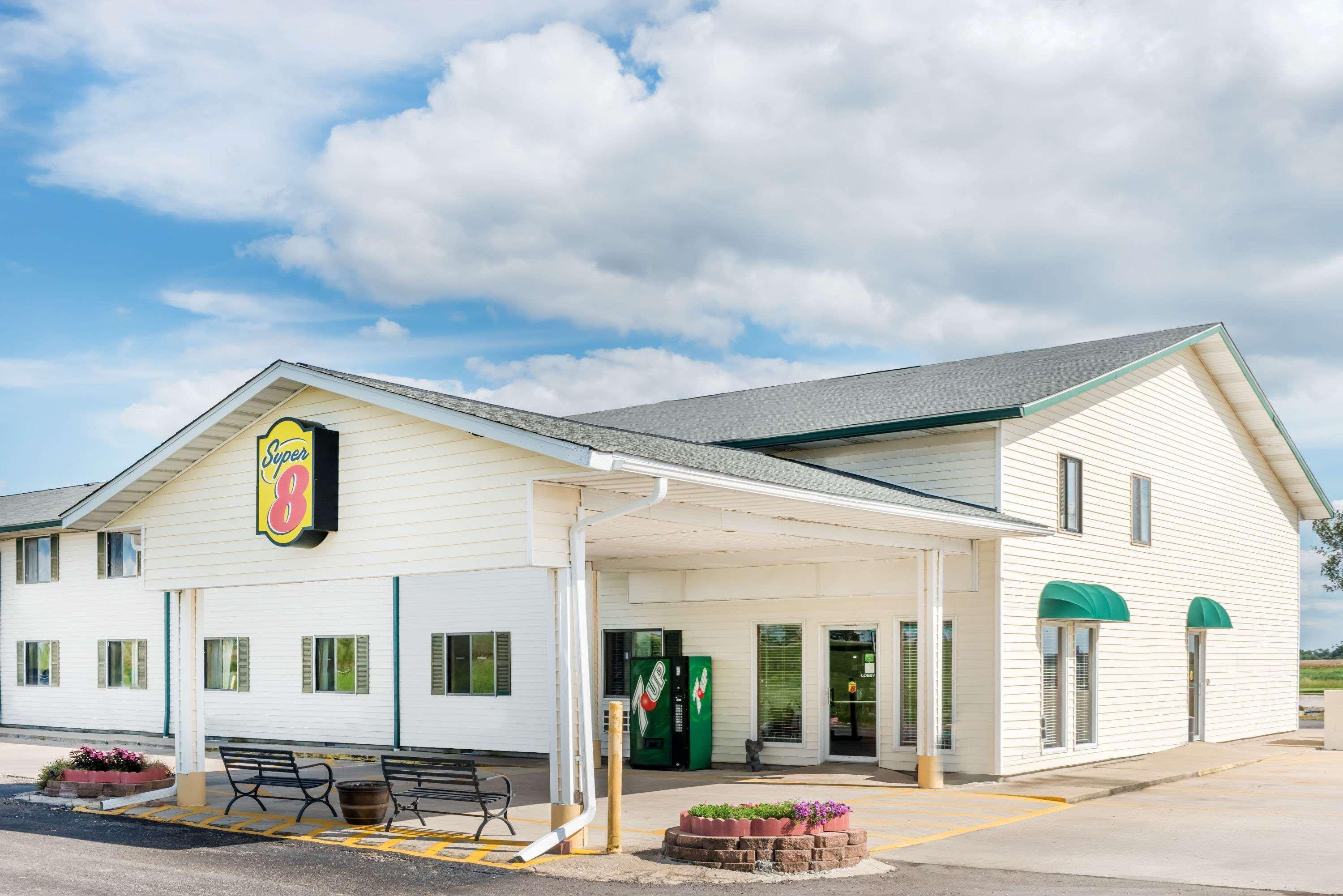 Super 8 By Wyndham Okawville Zewnętrze zdjęcie