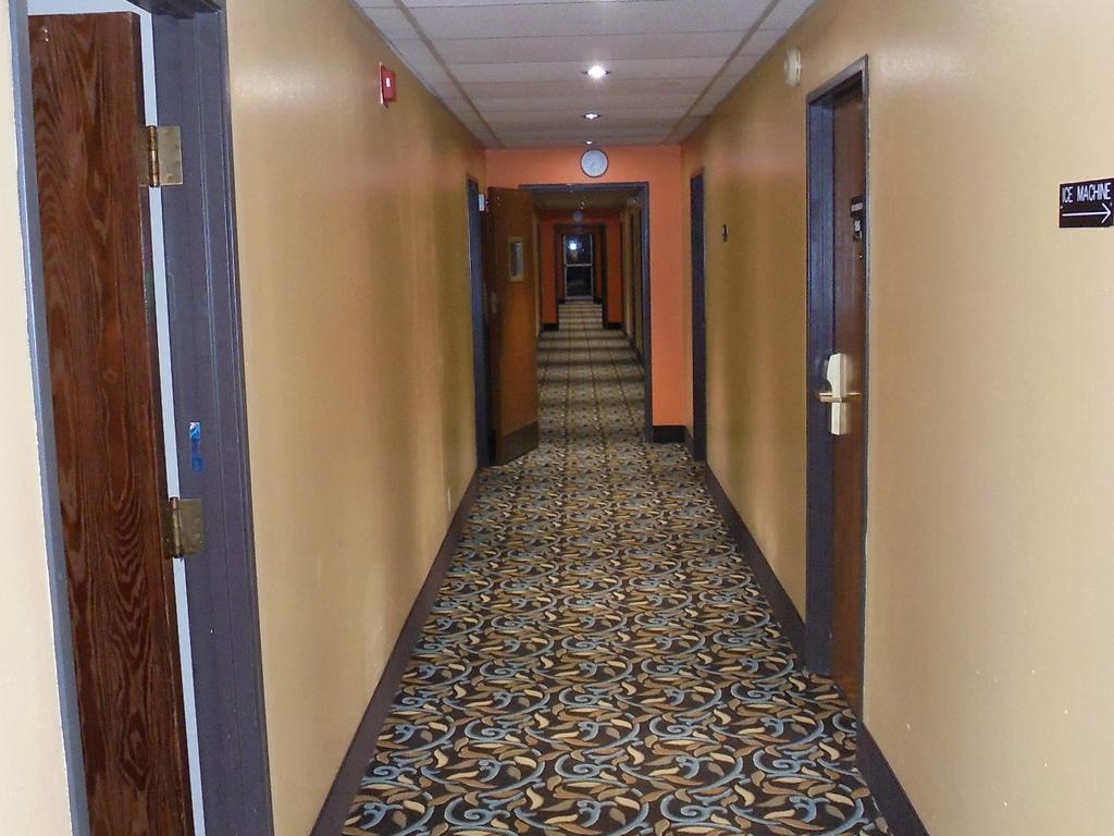 Super 8 By Wyndham Okawville Zewnętrze zdjęcie